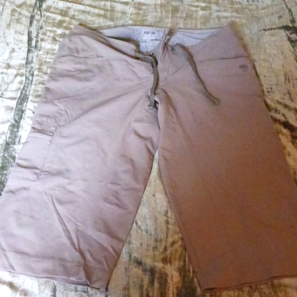 Mountain wear women's size 6 worn twice. They are olive green very comfortable